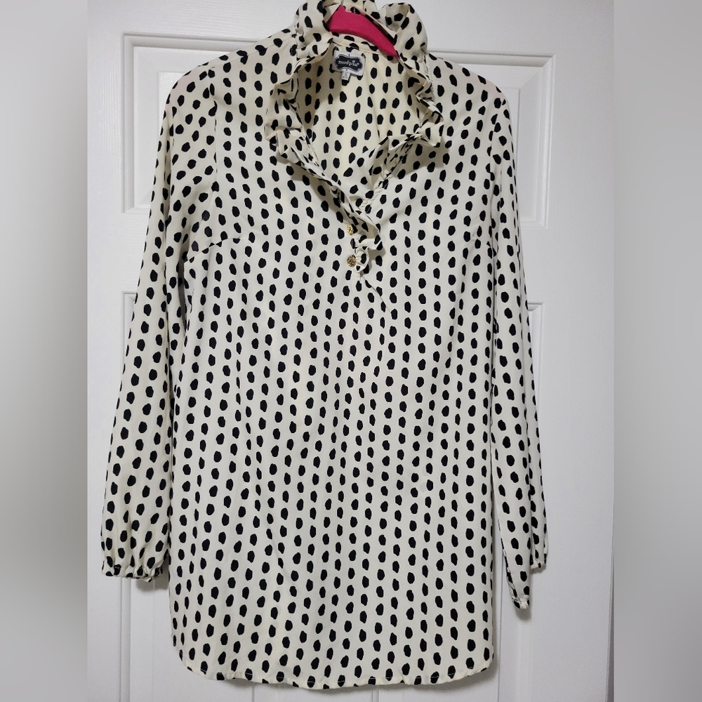Ruffle neck top